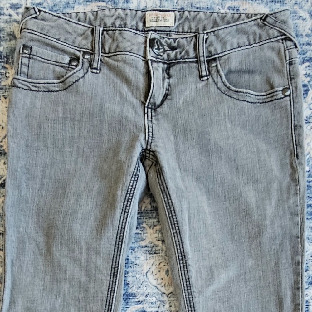 FREE PEOPLE DISTRESSED LOWRIDER JEANS Size 26